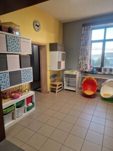 Intérieur d'un centre d'accueil pour enfants